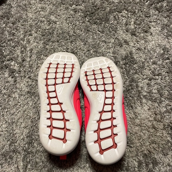 Rare color Nikes - Picture 3 of 4